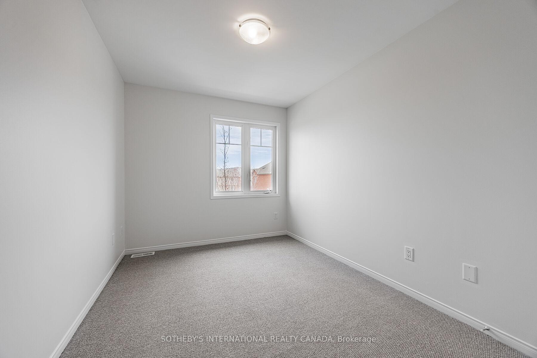 4 Bedrooms Condo at 5700 Tosca, Mississauga For sale