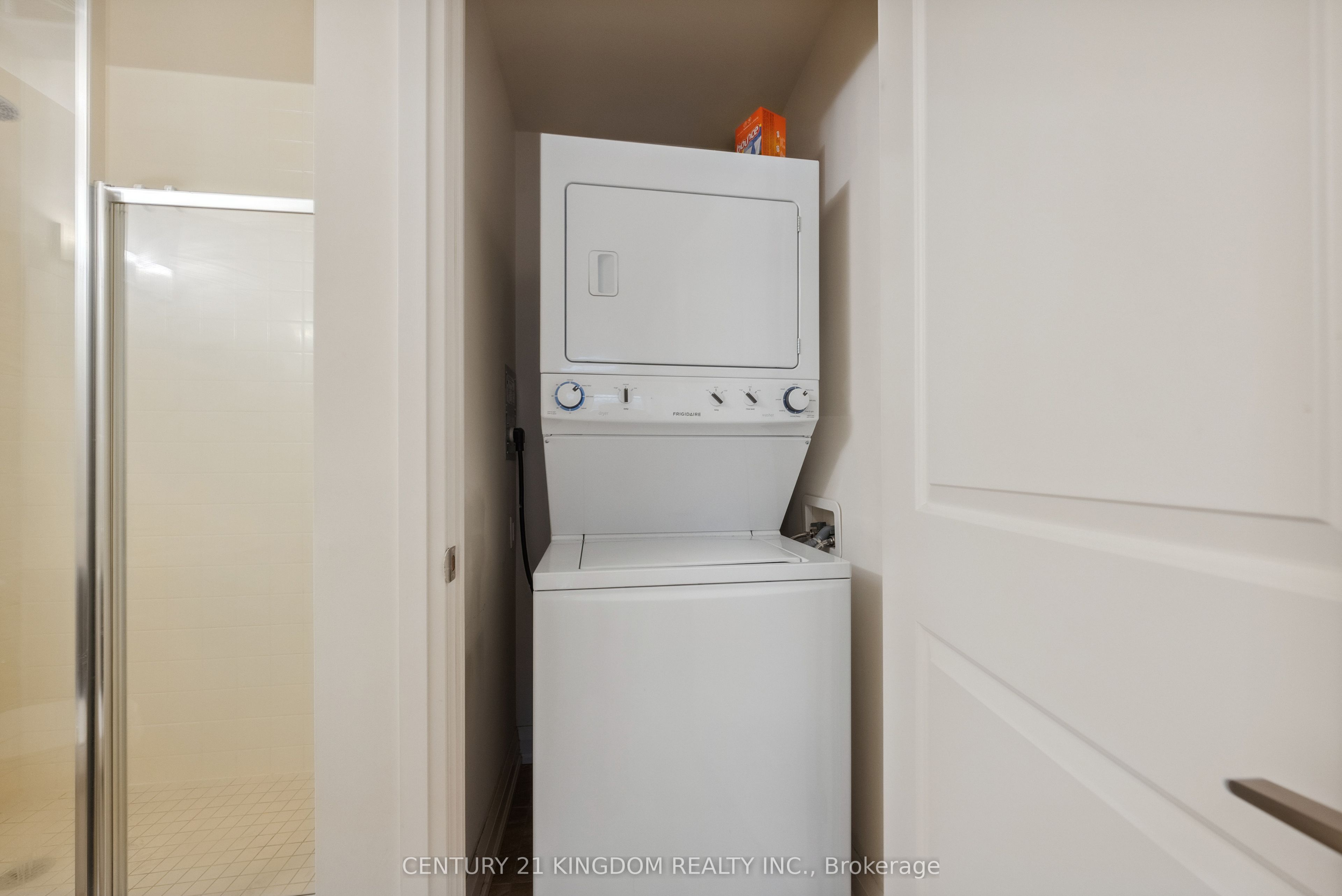 8763 bayview Avenue, #233