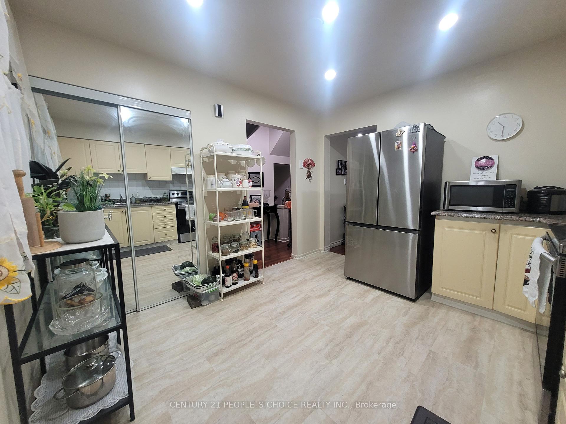4 Bedrooms Condo at 96 Trailridge, Toronto For sale