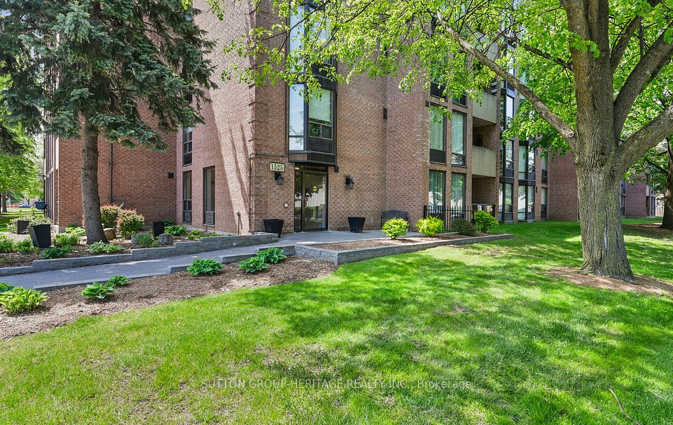 1525 Diefenbaker