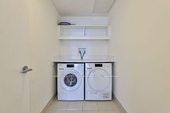 180 University Avenue 3808