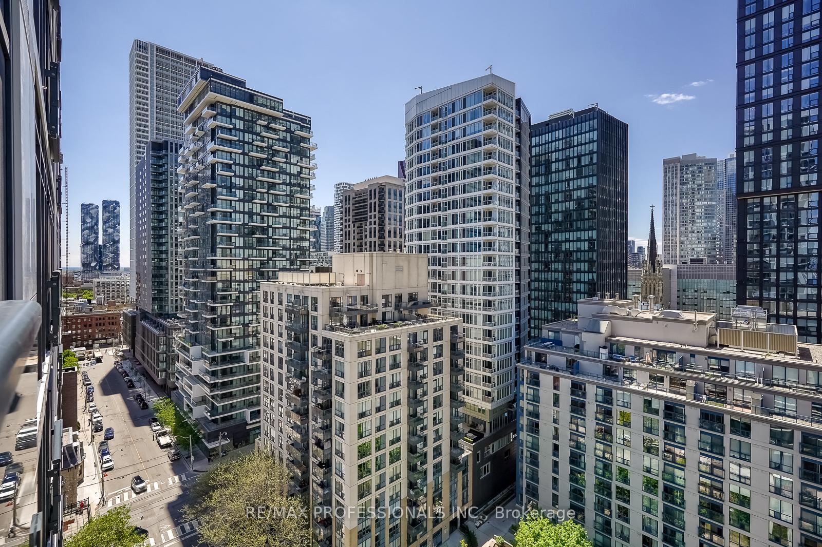 2 Bedrooms Condo at 65 Mutual, Toronto For sale