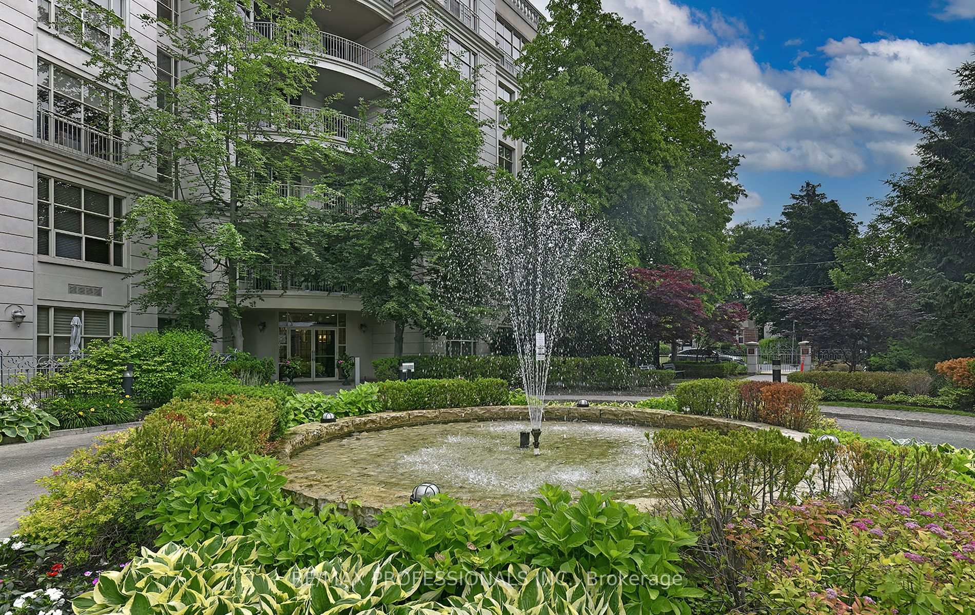 3 Bedrooms Condo at 3085 Bloor, Toronto For sale