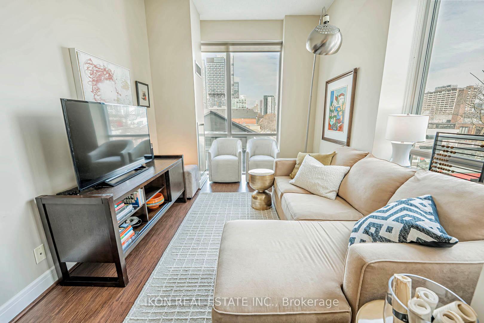 3 Bedrooms Condo at 116 George, Toronto For sale