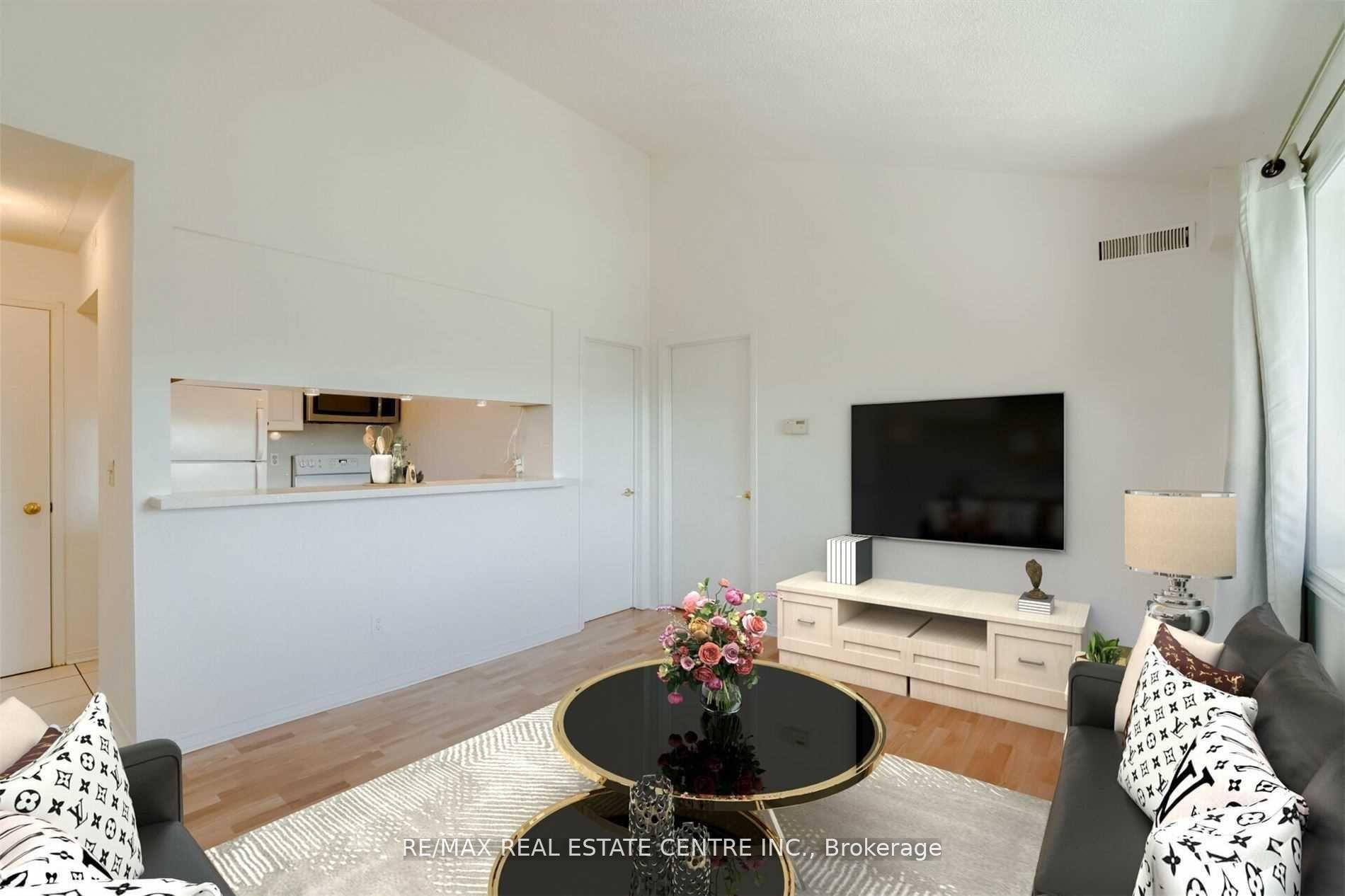 1 Bedroom Condo at 85 Bristol, Mississauga For sale