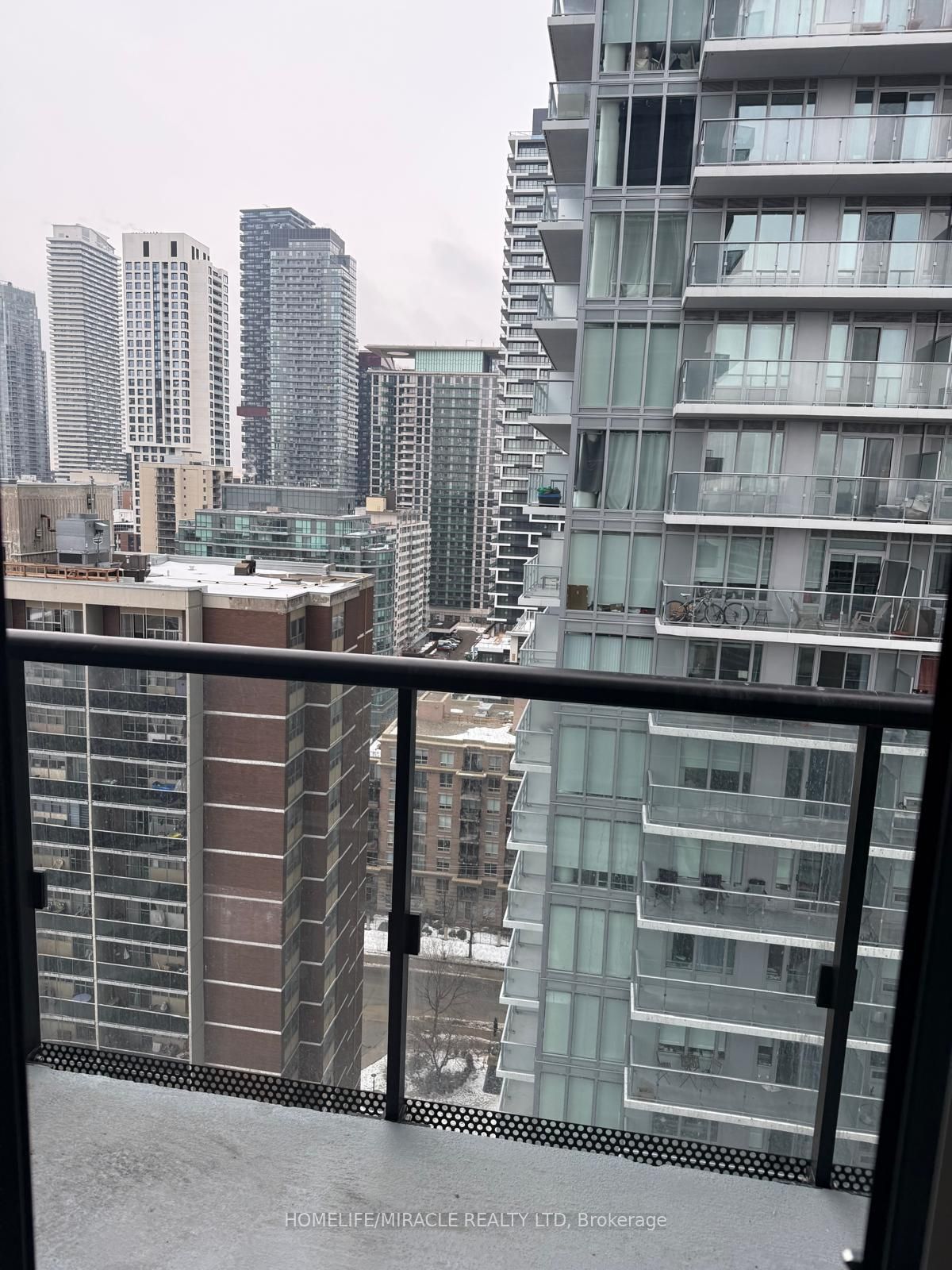 127 Broadway Avenue, #1805