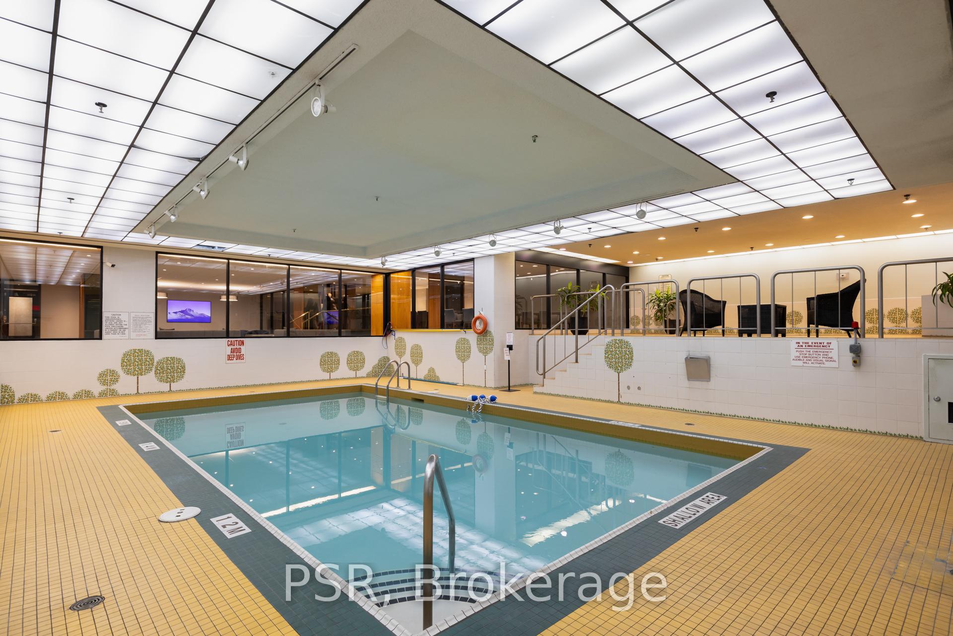 2 Bedrooms Condo at 30 Wellington, Toronto For sale