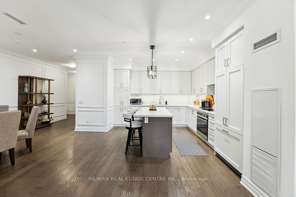 Custom Kitchen w/Integrated Appliances