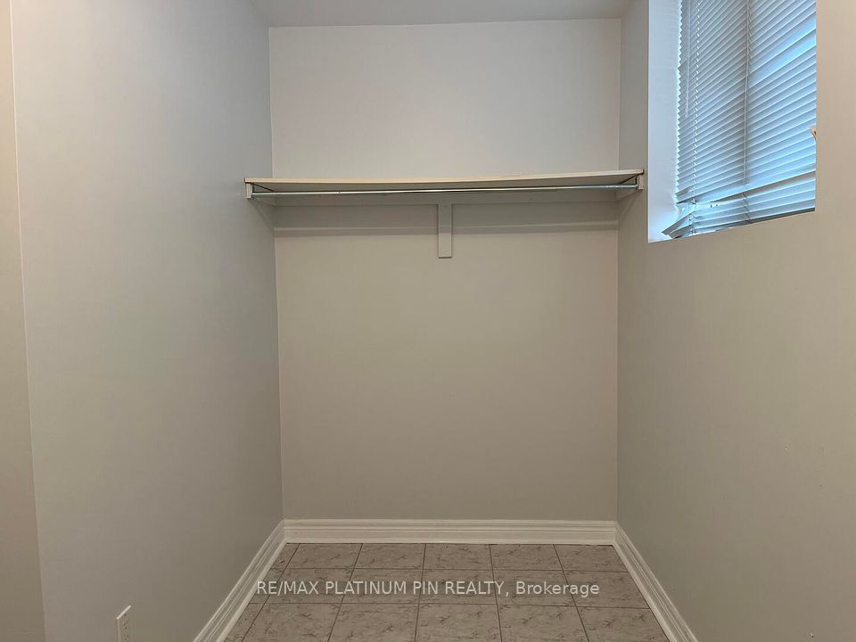 https://trreb-image.ampre.ca/MVQnxW28SJhviIfb7L8Sv4JexVZJZX-5f7delGnzFWo/rs:fit:960:960/wm:.5:so:0:50:.4/wmsh:10/wmt:PHNwYW4gZm9yZWdyb3VuZD0nd2hpdGUnIGZvbnQ9JzY4Jz5SRS9NQVggUExBVElOVU0gUElOIFJFQUxUWSwgQnJva2VyYWdlPC9zcGFuPg/L3RycmViL2xpc3RpbmdzLzQwLzgxLzI5LzUyL3AvNWRkZjU5NDktZWFmMi00MWI2LWFjN2MtNzhlZDBkNjRlMDRkLmpwZw.jpg