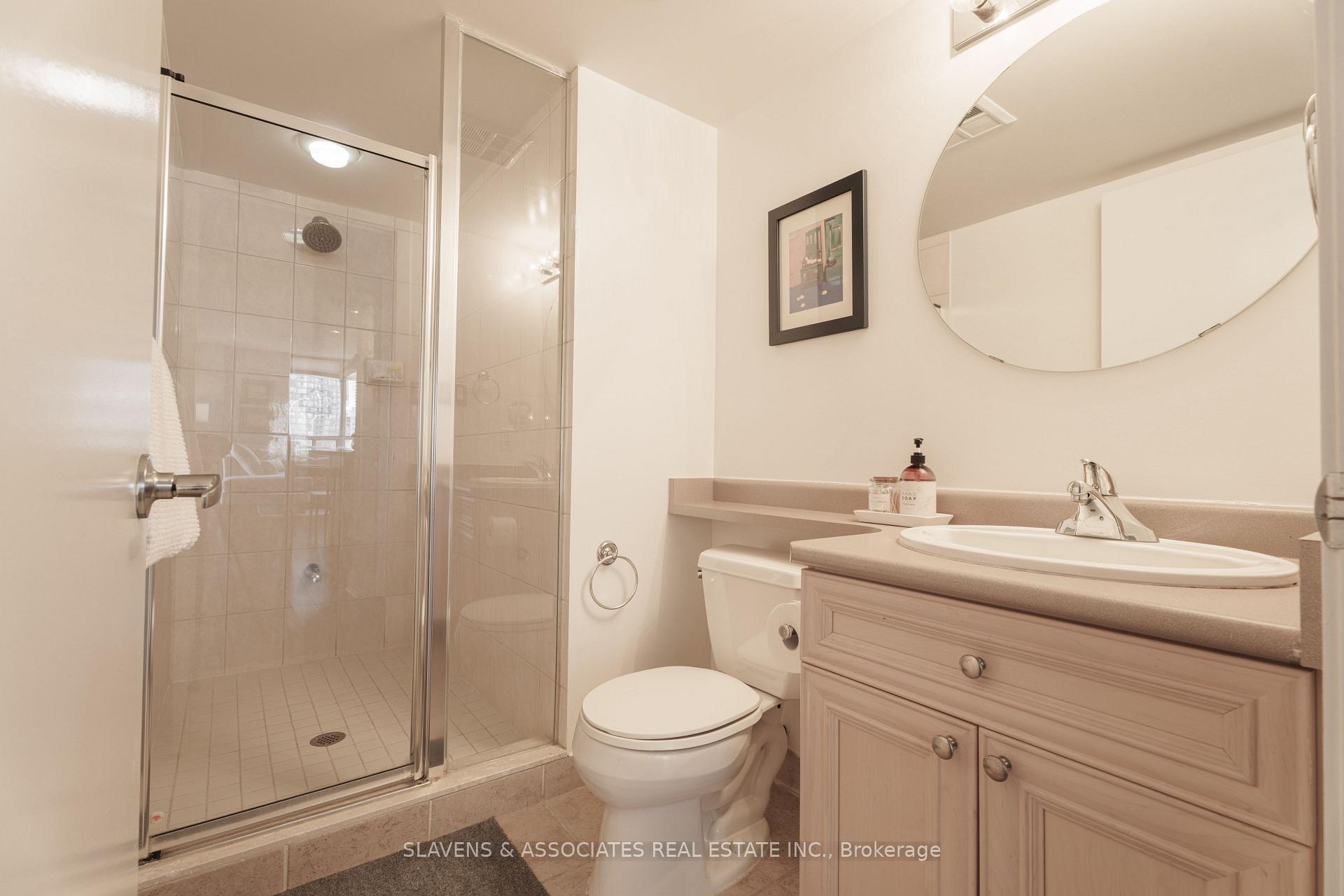 2 Bedrooms Condo at 550 Queens,  Toronto For sale