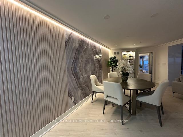 2 Bedrooms Condo at 85 Skymark,  Toronto For sale