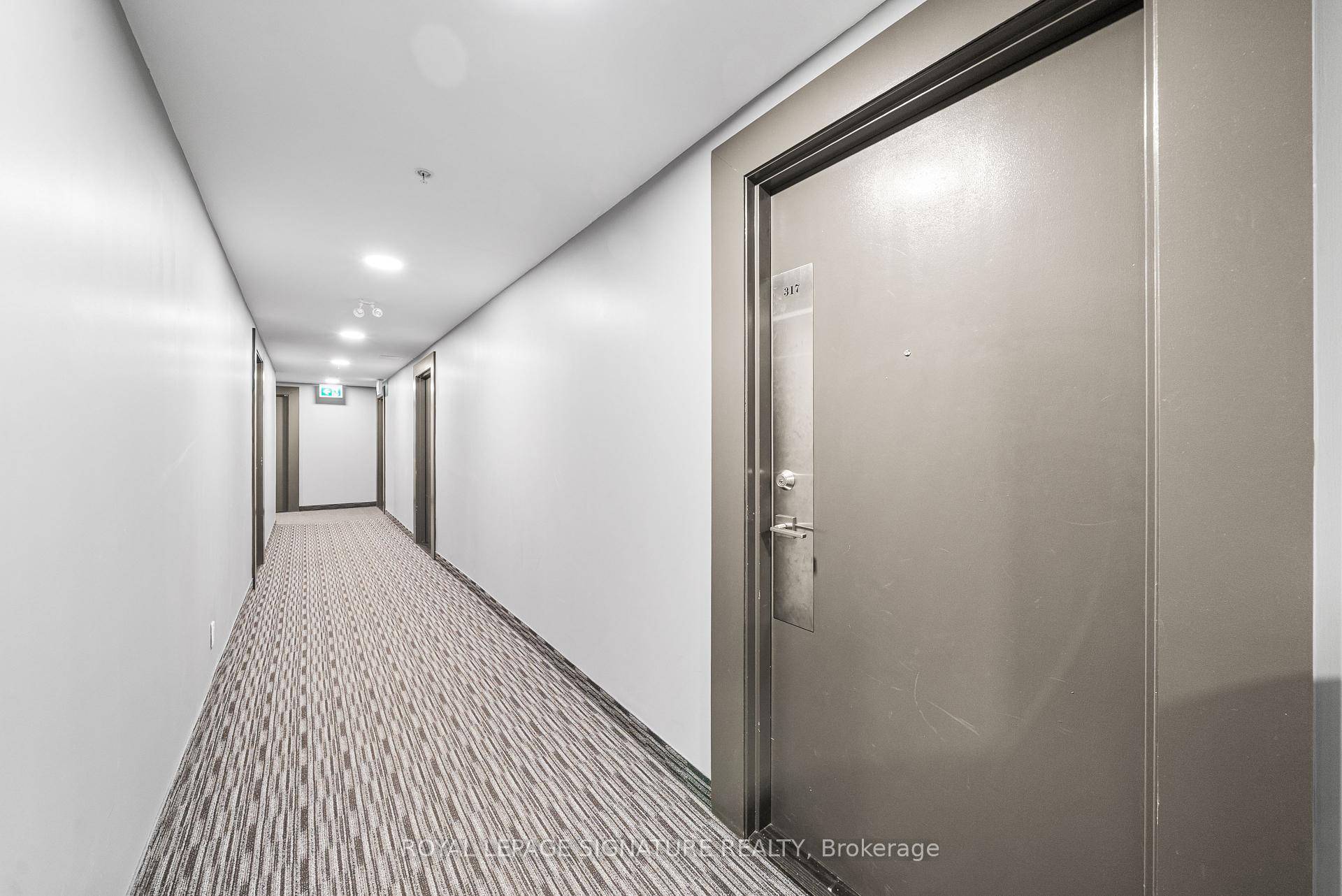 2 Bedrooms Condo at 1284 Guelph, Burlington For sale