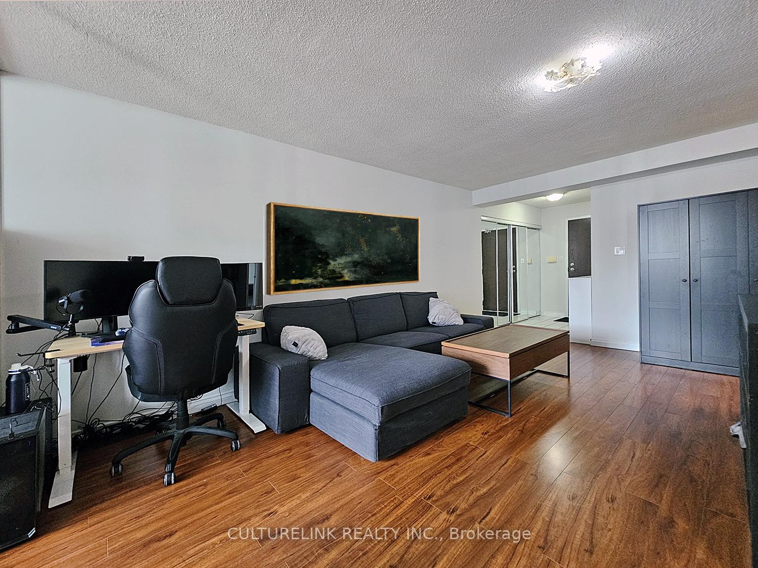 2 Bedrooms Condo at 30 Greenfield, Toronto For sale
