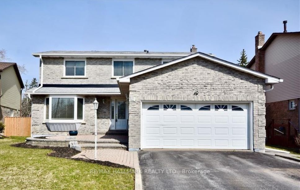 34 Manning Crescent, Newmarket, ON L3Y 6H4