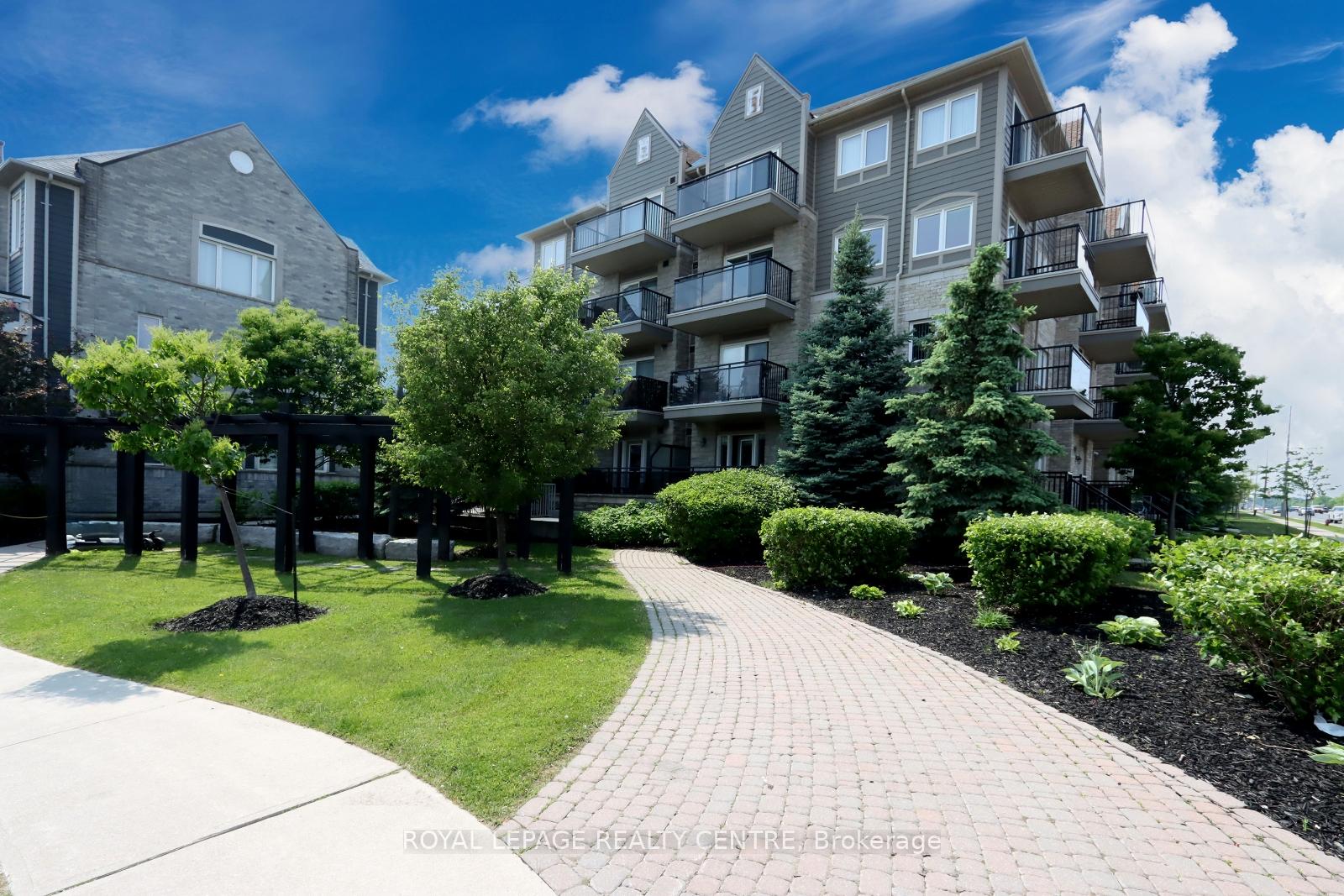 2 Bedrooms Condo at 5100 Winston Churchill, Mississauga For sale
