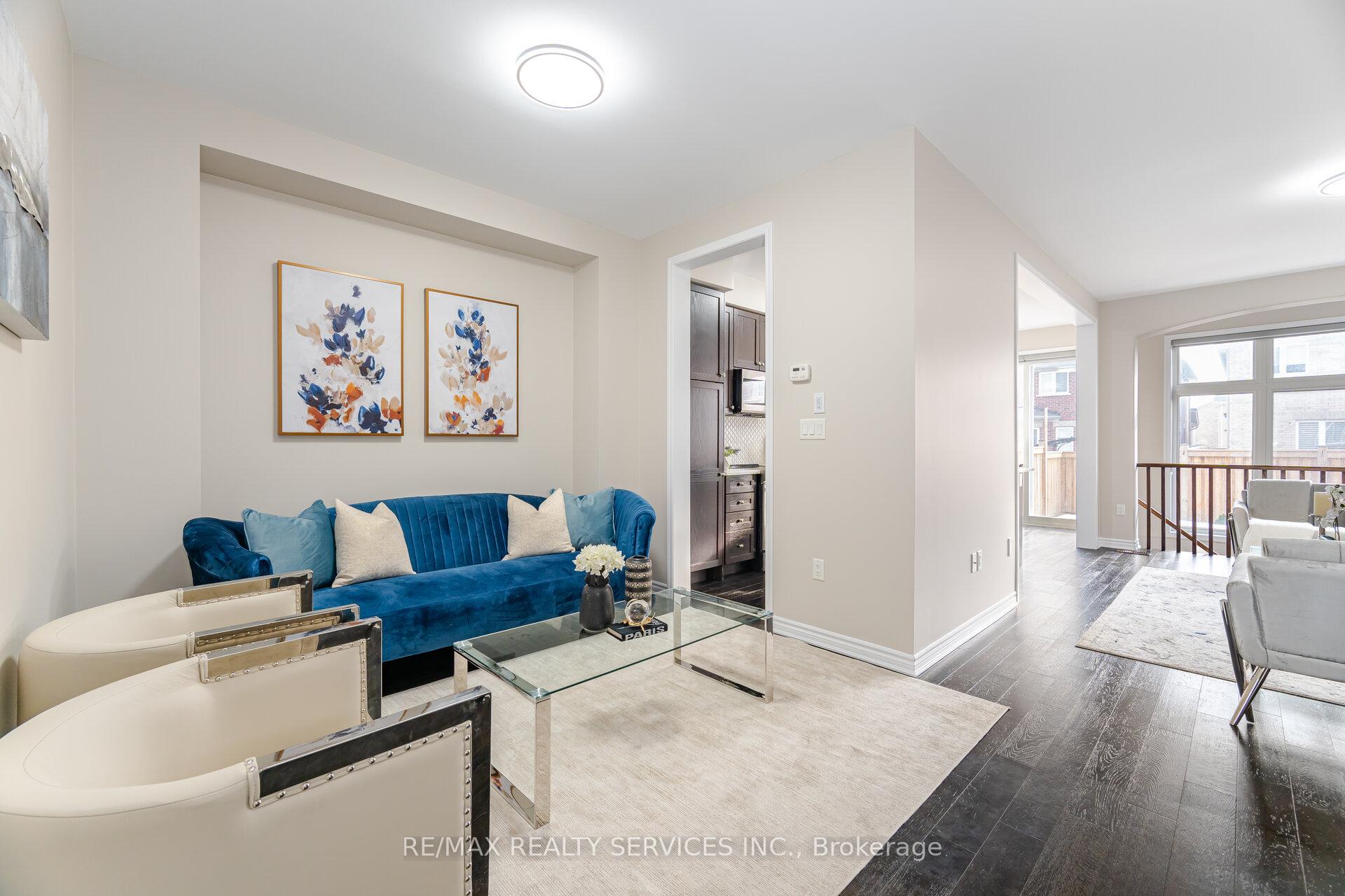 74 Phyllis Drive, Caledon, ON L7C 4E2
