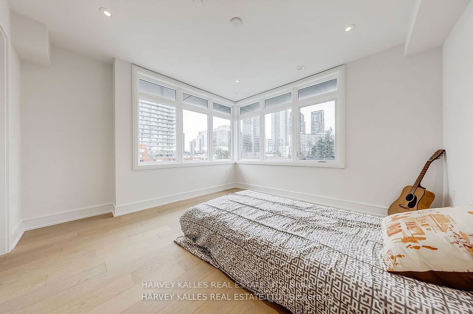 36A Churchill Avenue W