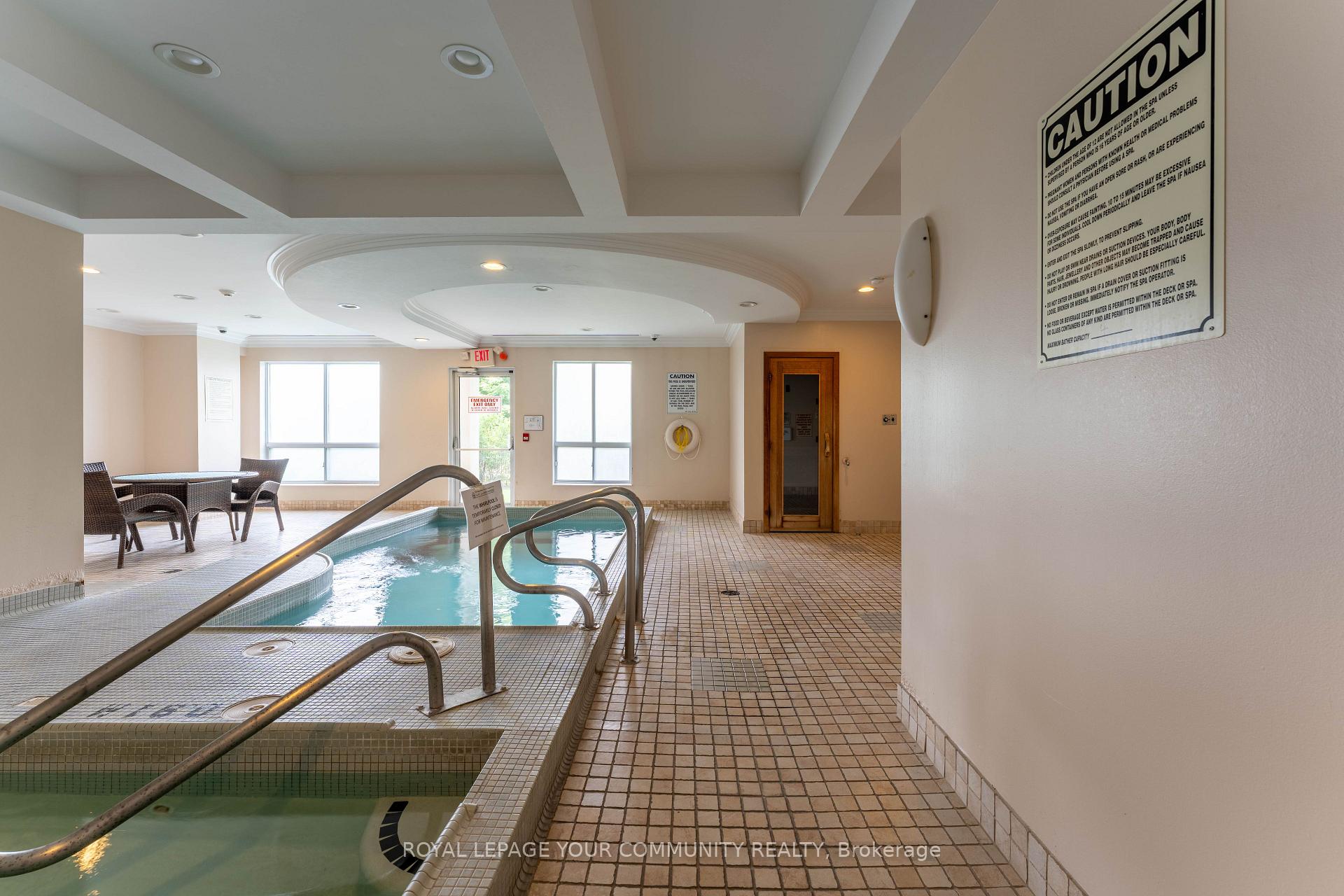 3 Bedrooms Condo at 1 Maison Parc, Vaughan For sale