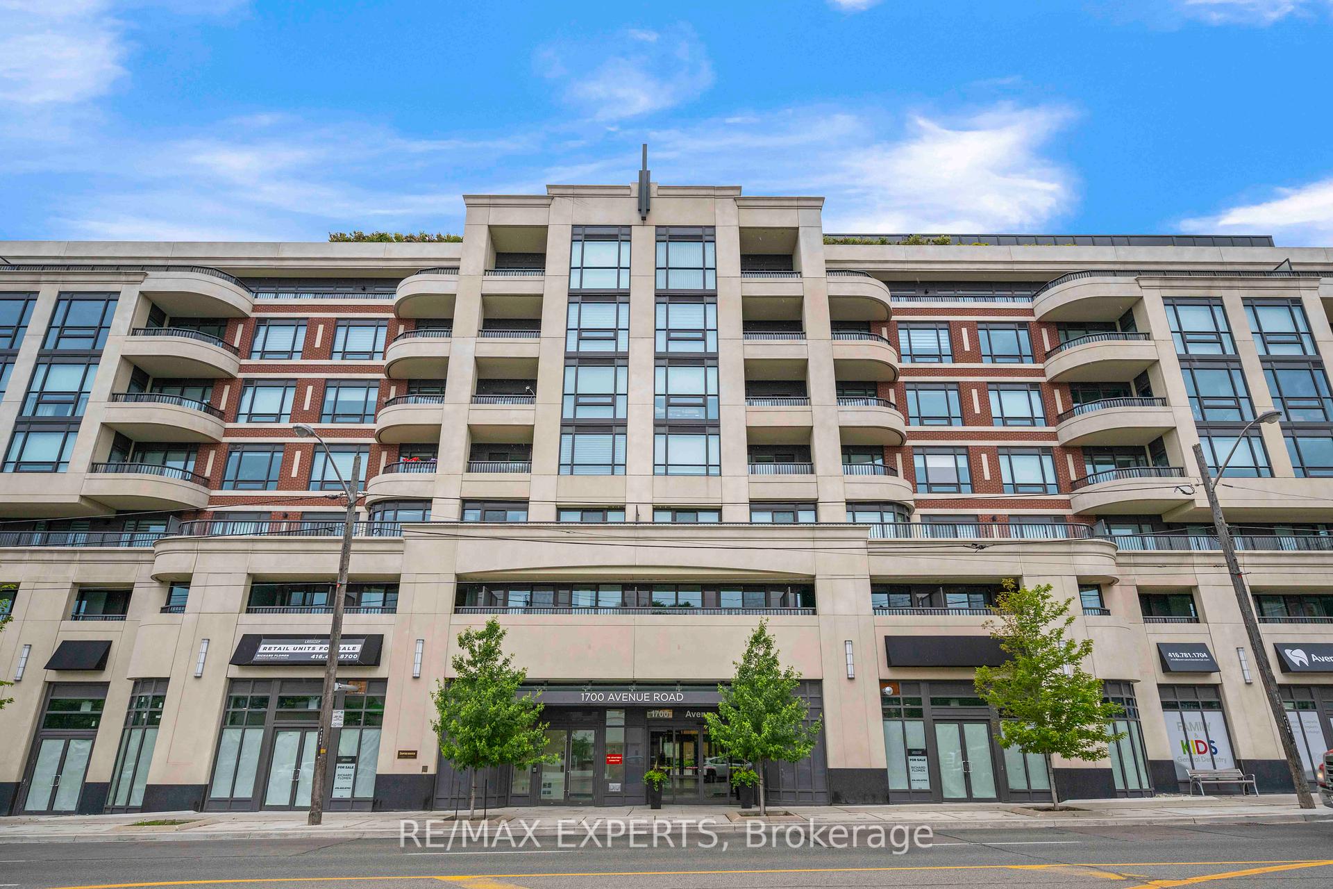 4 Bedrooms Condo at 1700 Avenue, Toronto For sale
