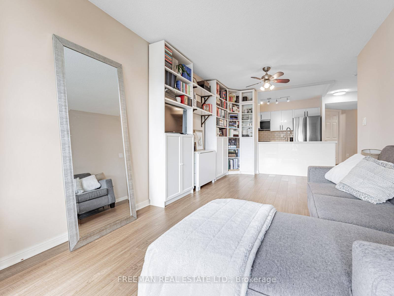 2 Bedrooms Condo at 260 Merton, Toronto For sale
