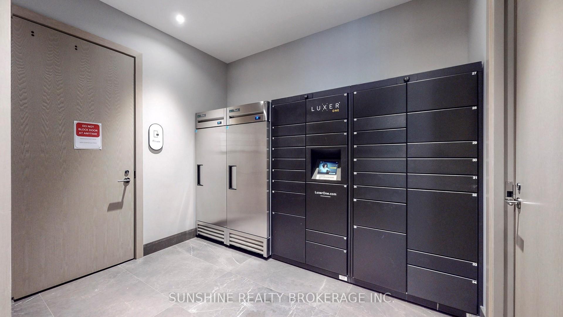 3 Bedrooms Condo at 118 Merchants’ Wharf, Toronto For sale