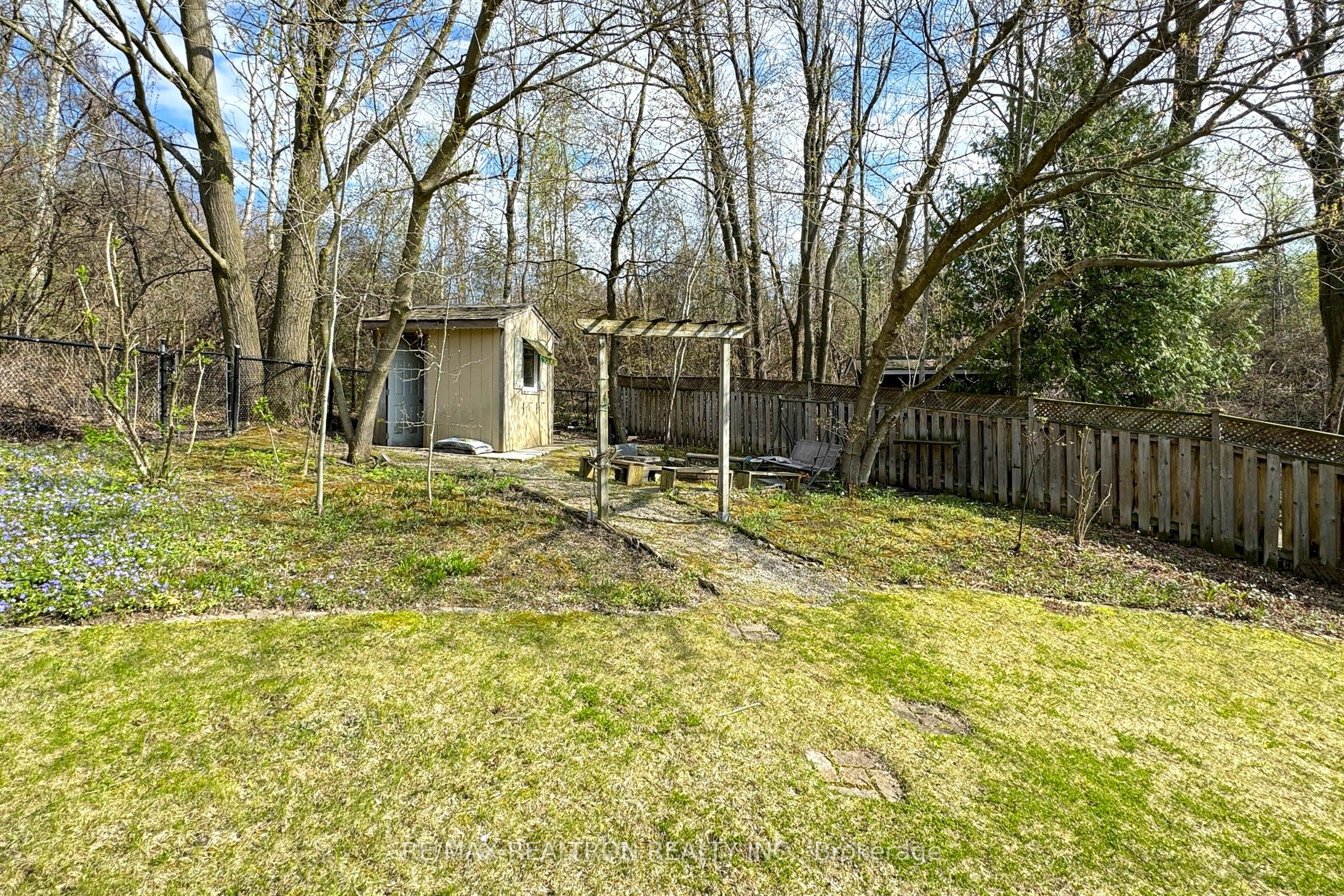 83 Gamble Glen Crescent