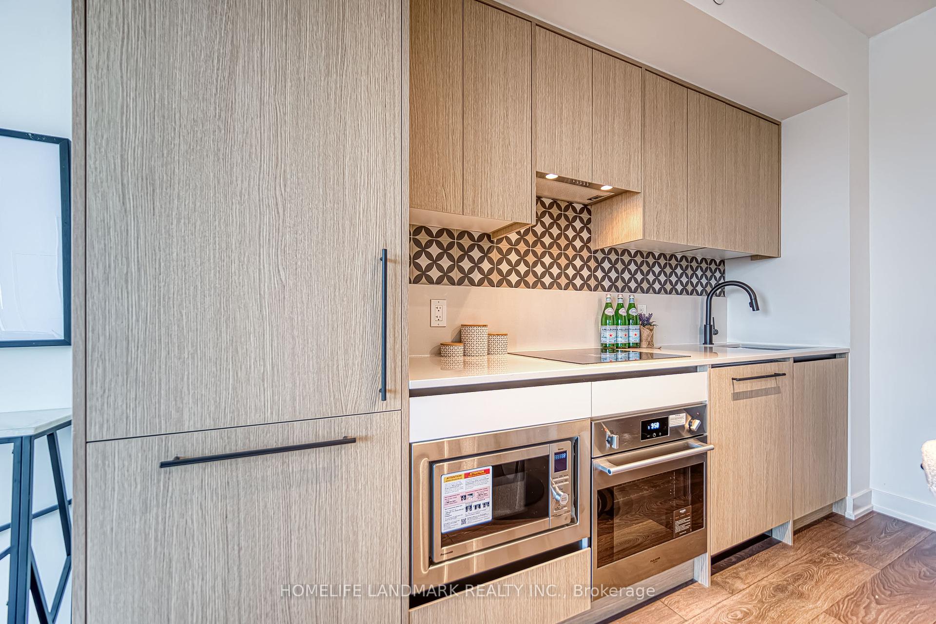 2 Bedrooms Condo at 1200 Dundas, Toronto For sale