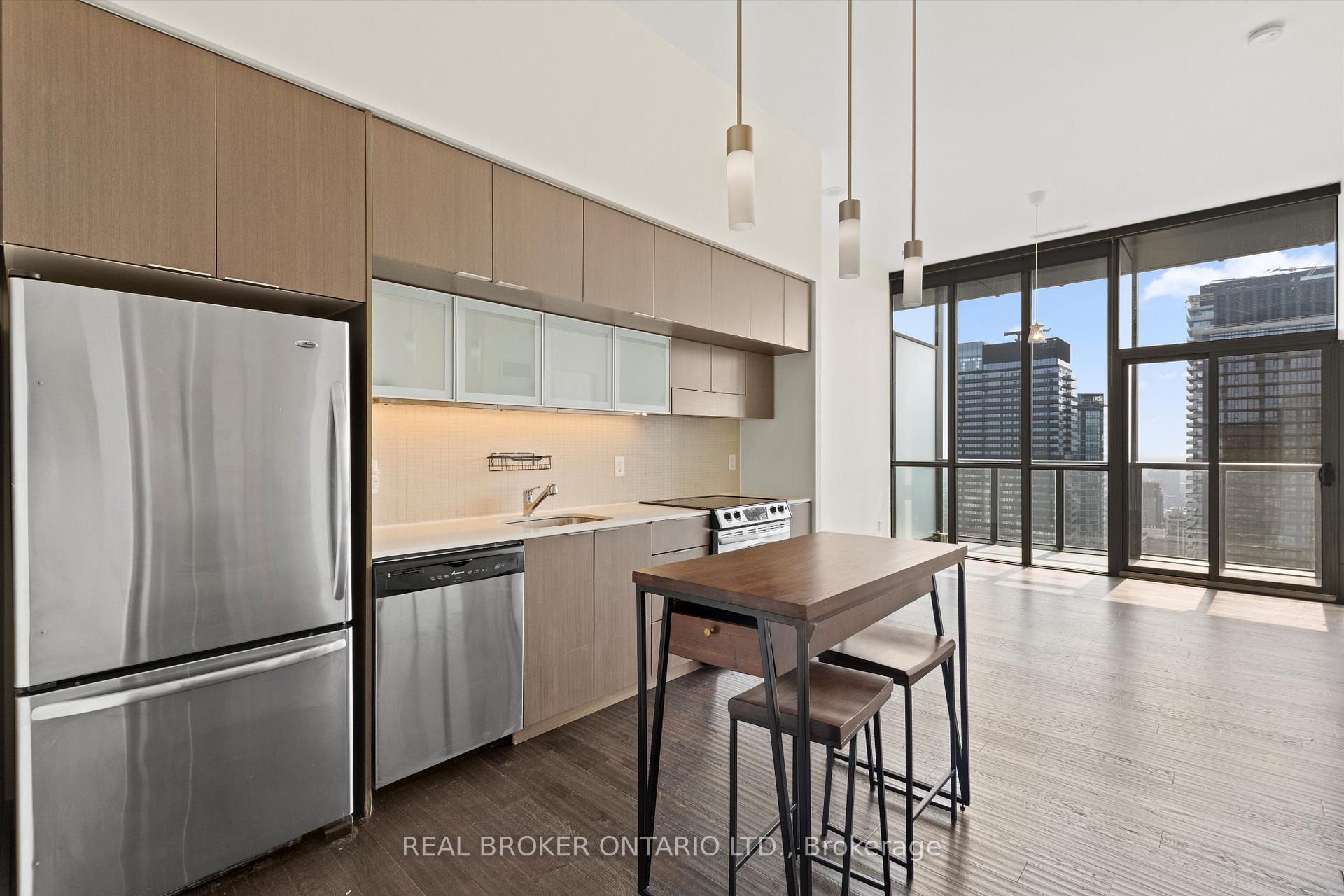 1 Bedroom Condo at 110 Charles, Toronto For sale