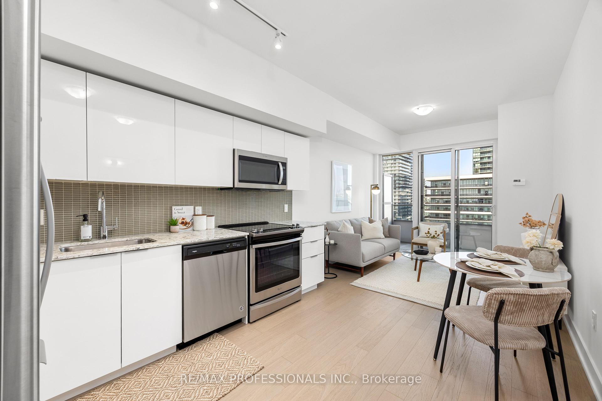 2 Bedrooms Condo at 20 Shore Breeze, Toronto For sale