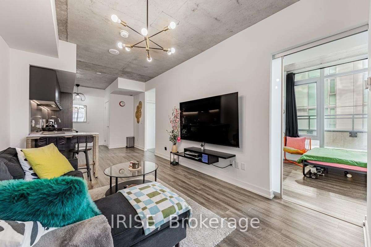2 Bedrooms Condo at 45 Baseball, Toronto For sale