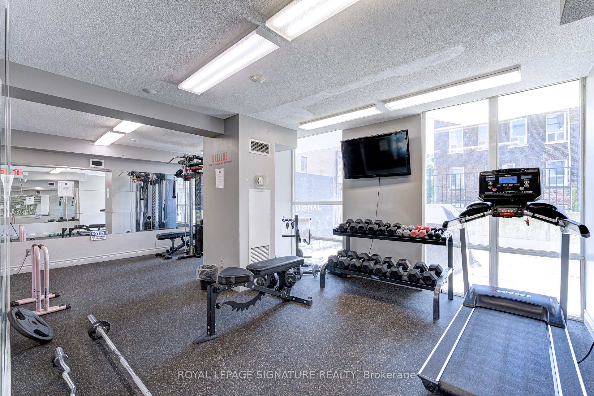 2 Bedrooms Condo at 77 Lombard, Toronto For sale