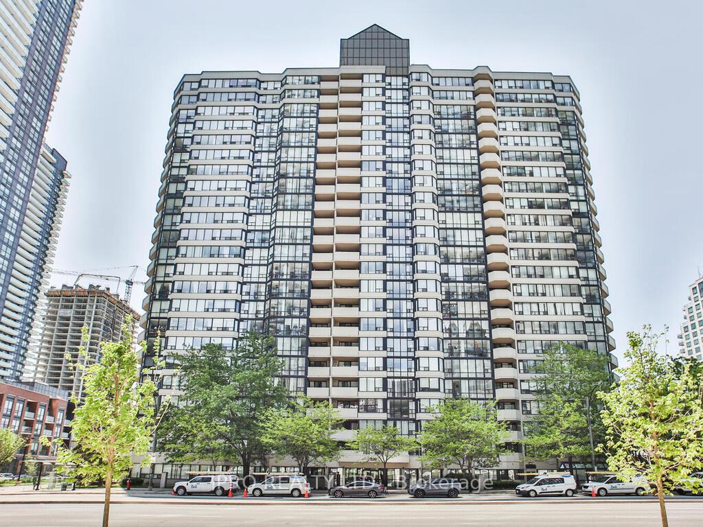 3 Bedrooms Condo at 330 Rathburn, Mississauga For sale