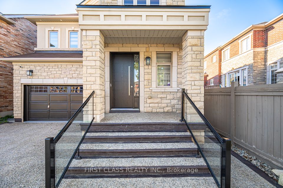 447 George Ryan Avenue, Oakville, ON L6M 5M6