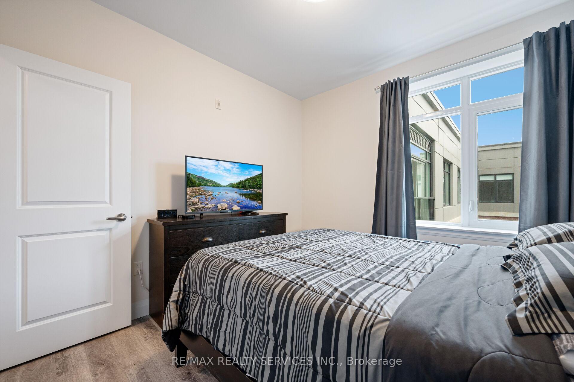 2 Bedrooms Condo at 1 Redfern, Hamilton For sale