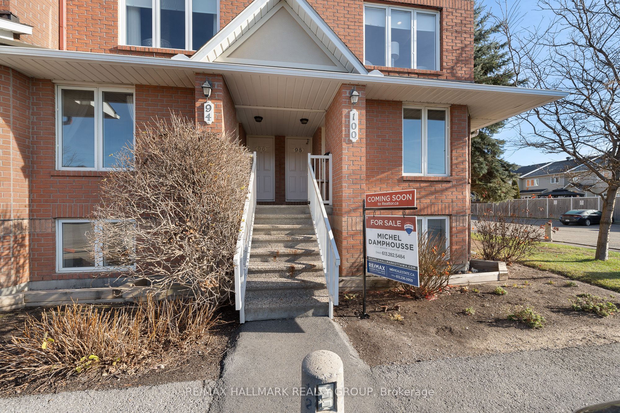 98 Bonfield Point, OrleansCumberlandandArea, ON K4A 5E2