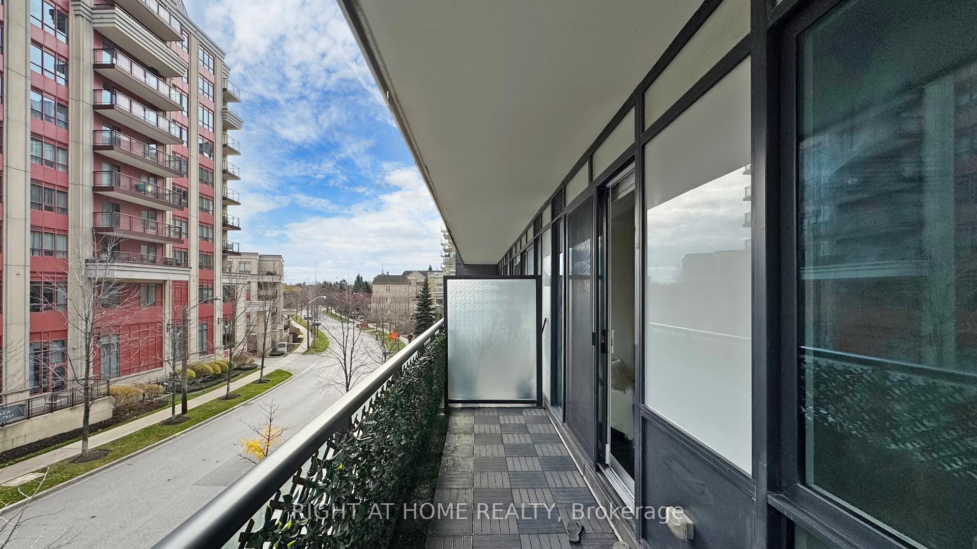 2 Bedrooms Condo at 18 Rean,  Toronto For sale