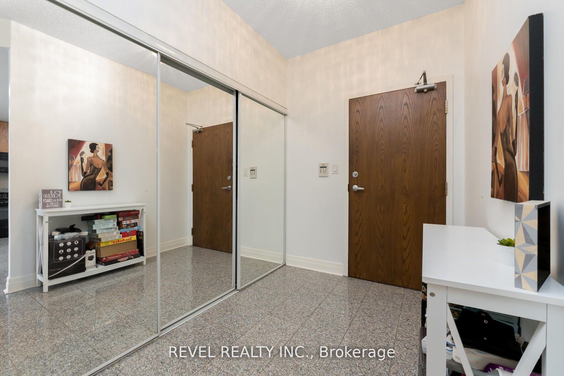 3 Bedrooms Condo at 88 Palace Pier, Toronto For sale
