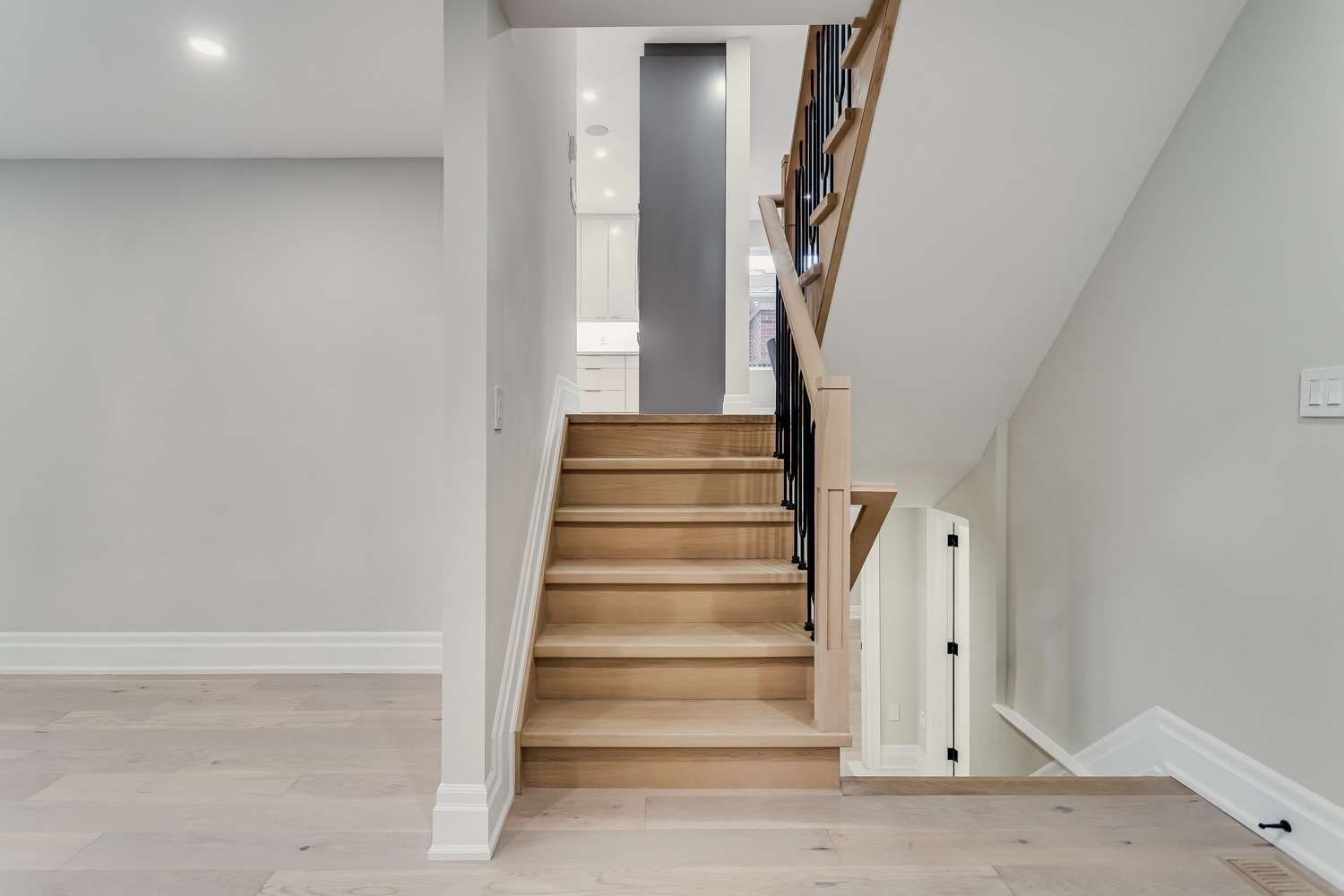 150 Viewmount Avenue