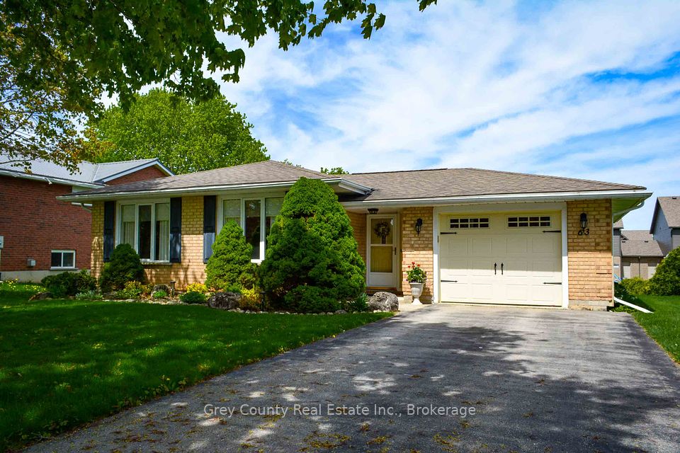 63 GRAYVIEW