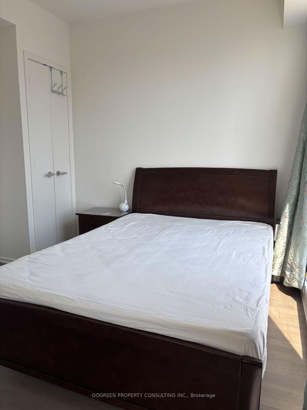 2 Bedrooms Condo at 1 Bloor,  Toronto For sale