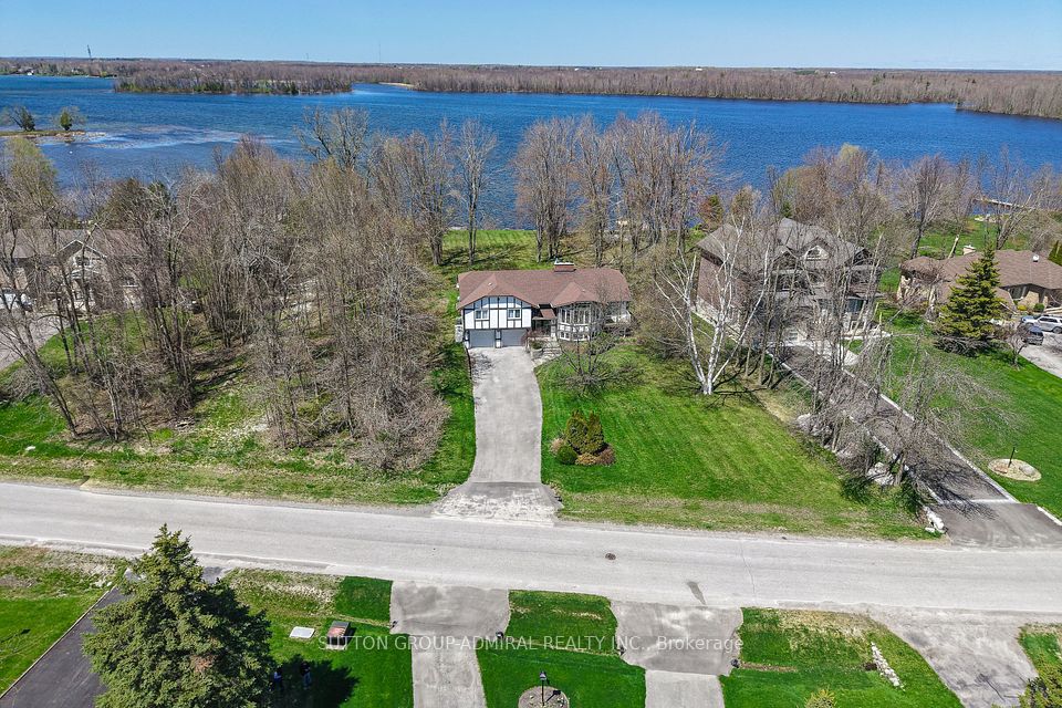 182 Bayshore