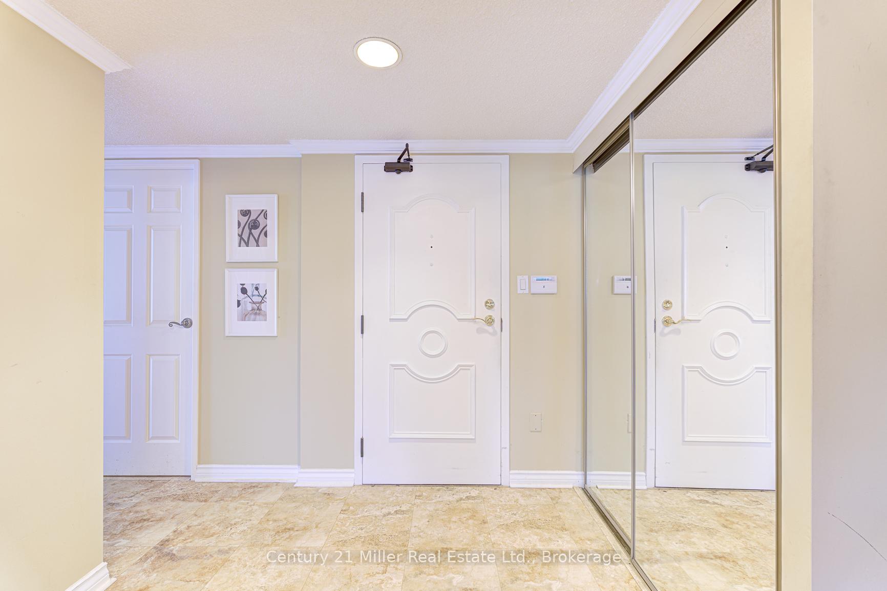 2 Bedrooms Condo at 2180 Marine, Oakville For sale