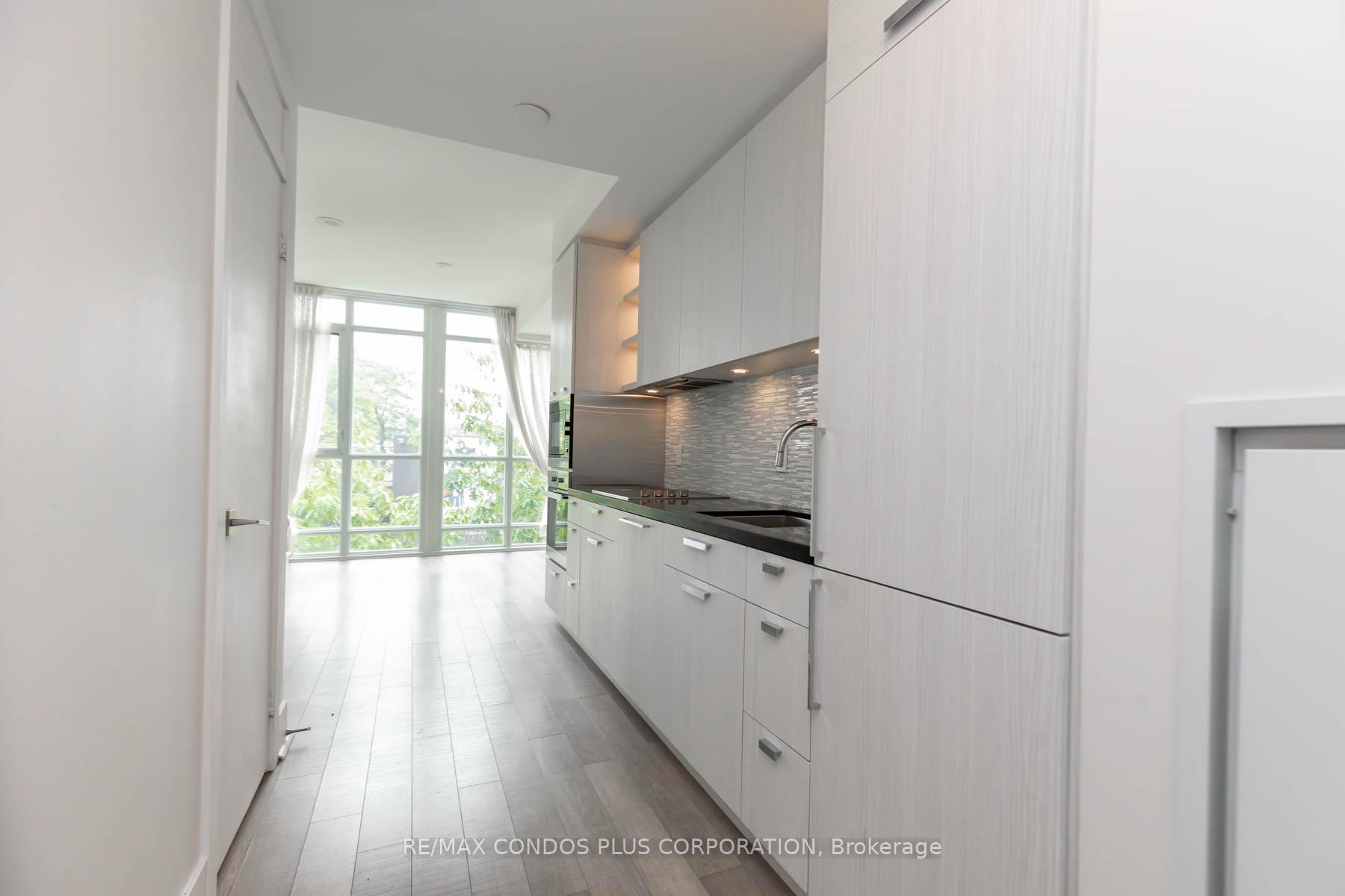 1 Bedroom Condo at 32 Davenport, Toronto For sale
