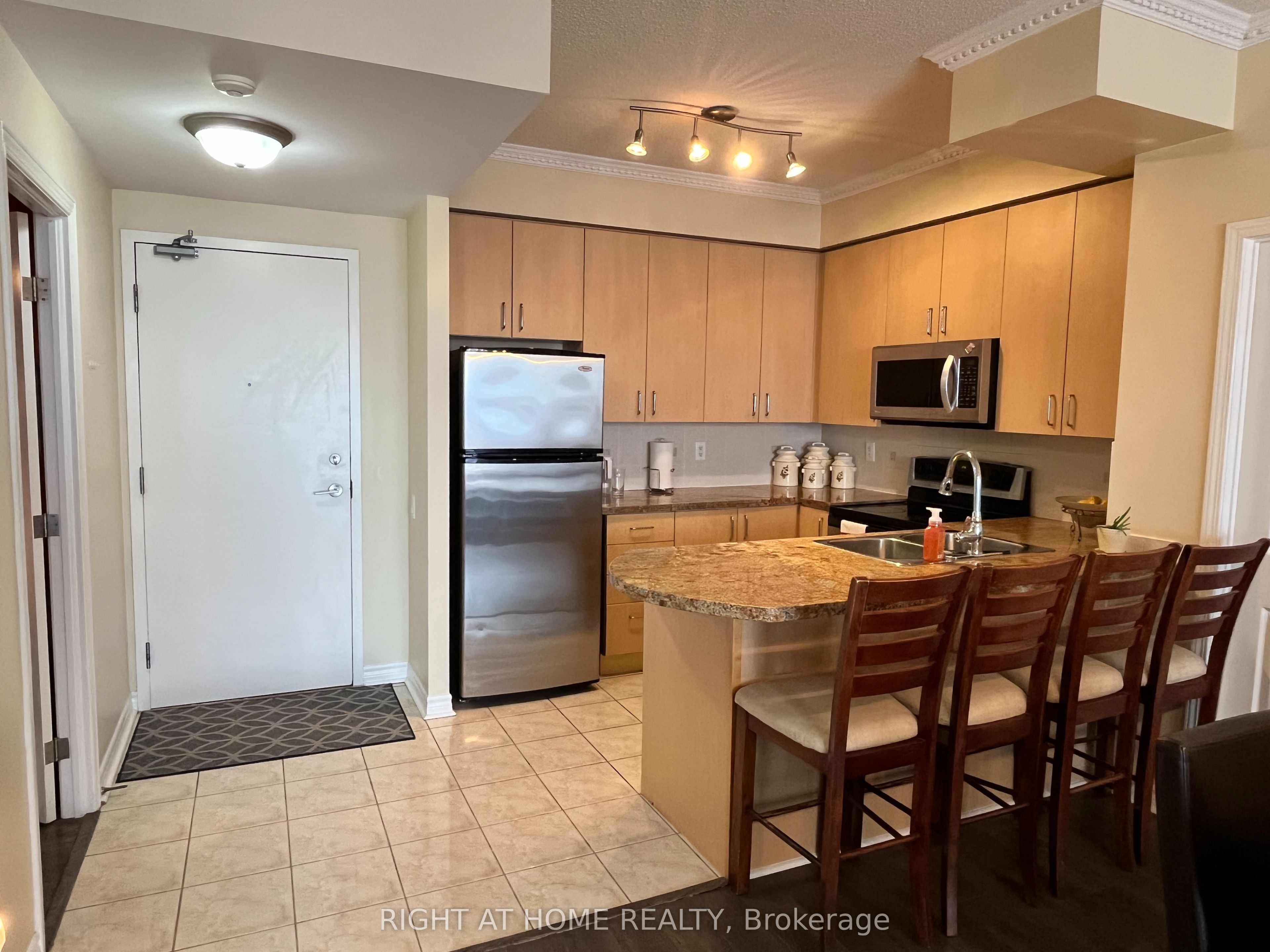 11121 Yonge Street, ## 602