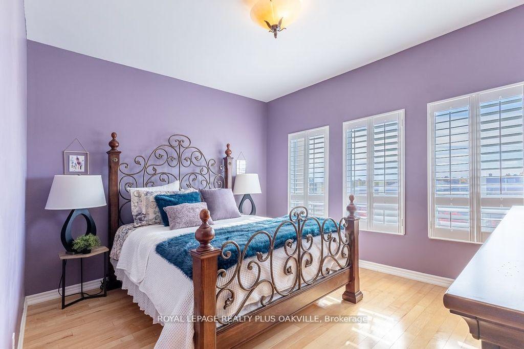 2 Bedrooms Condo at 1499 Nottinghill, Oakville For sale