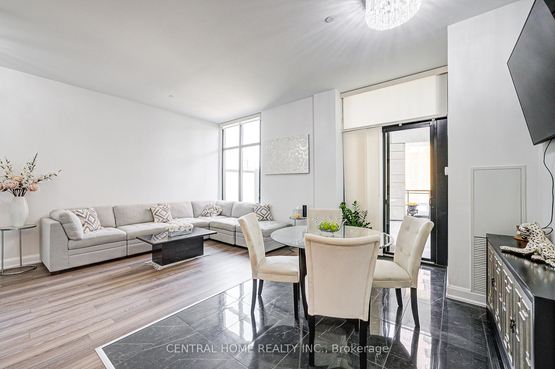 2 Bedrooms Condo at 2910 Highway 7, Vaughan For sale