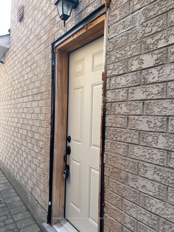 Side Separate entrance