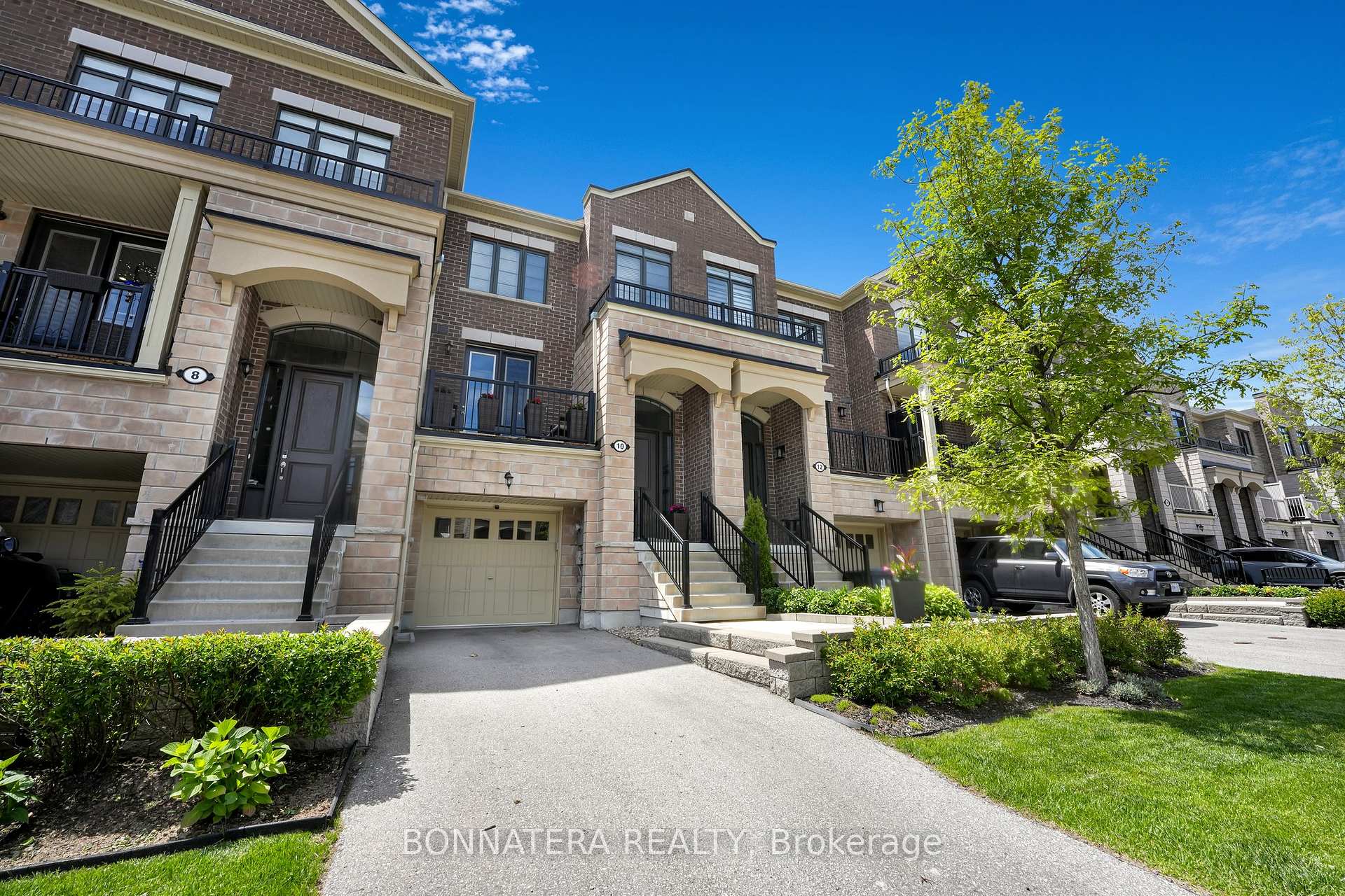 4 Bedrooms Condo at 10 Augustus, Toronto For sale