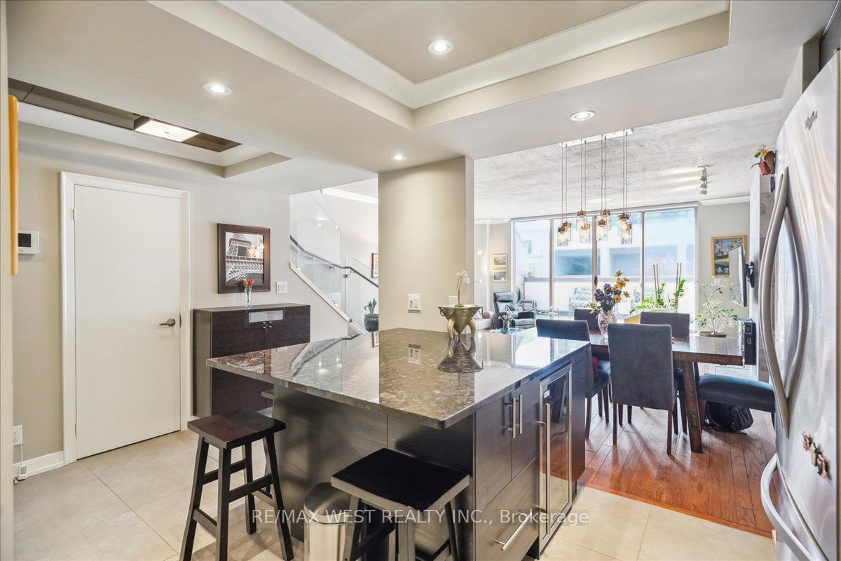 3 Duplex Avenue, #108