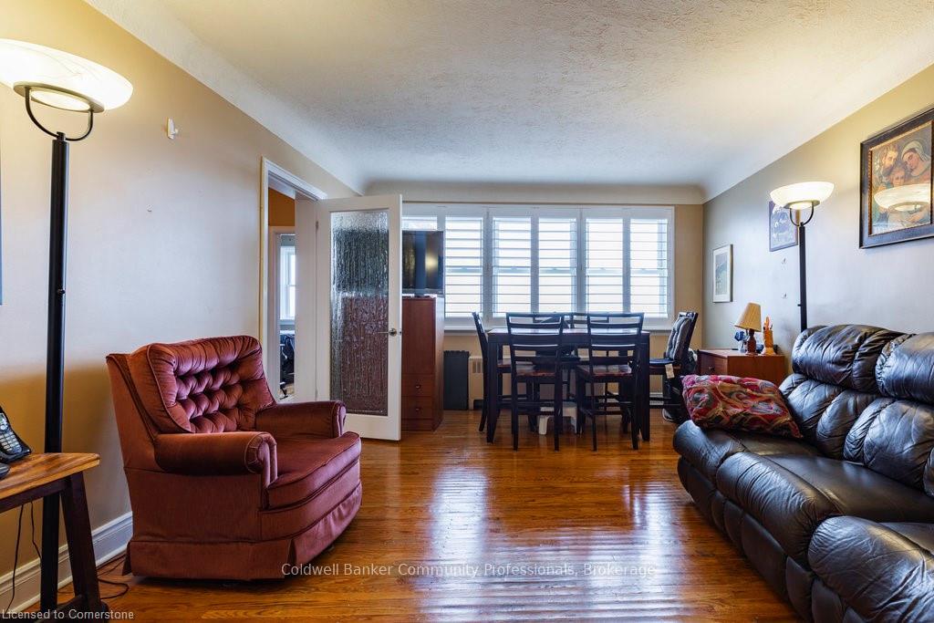 2 Bedrooms Co-op at 5 East 36th,  Hamilton For sale